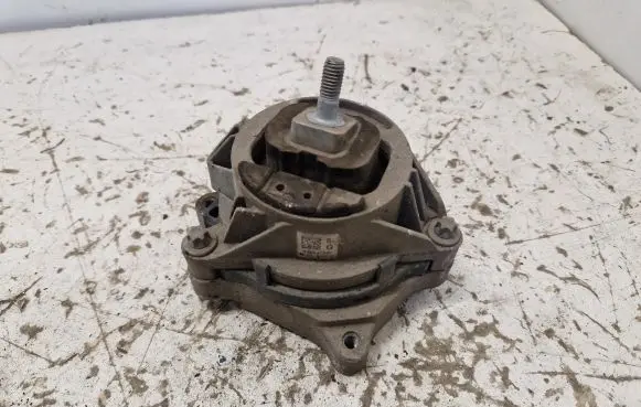 BMW 4 F36 Gran coupe Engine mount bracket 6859413