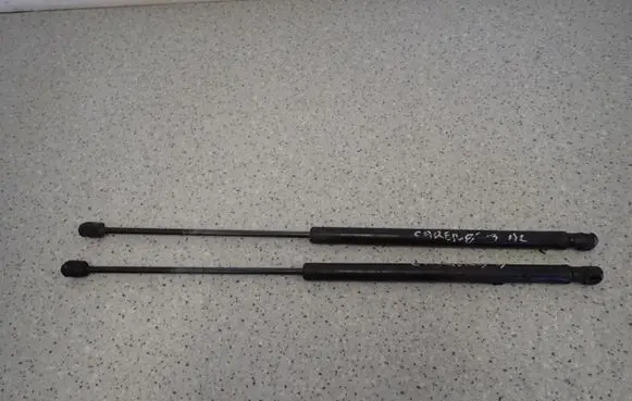 KIA Carens II Tailgate strut 