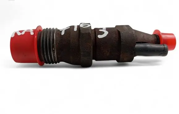 Volkswagen Golf III Fuel injector 068130202FX