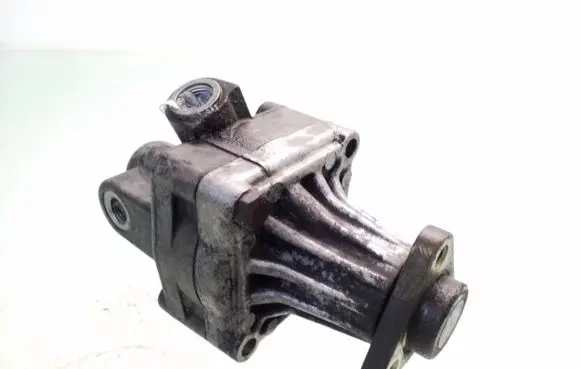 BMW 7 E32 Power steering pump 1131239 1076158 7682955102