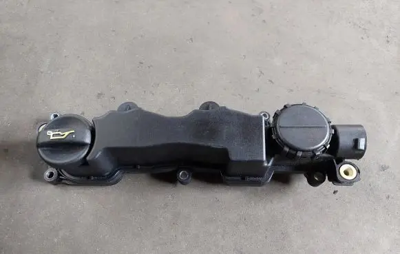 Rocker cam cover