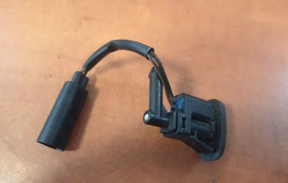BMW X3 E83 Other engine bay part 8365385