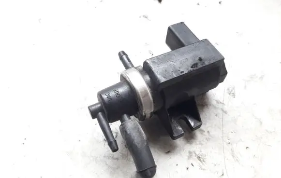 Volkswagen Golf IV Vacuum valve 1J0906627