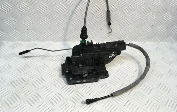Mercedes-Benz Vito Viano W447 Front door lock A4477200335