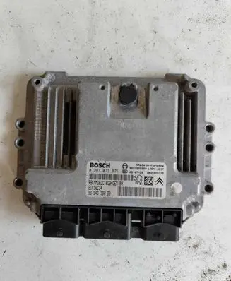 Citroen C4 I Engine control unit/module 0281013871