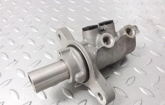 Citroen C5 Aircross Master brake cylinder 1616905480 1638051480 A1670789