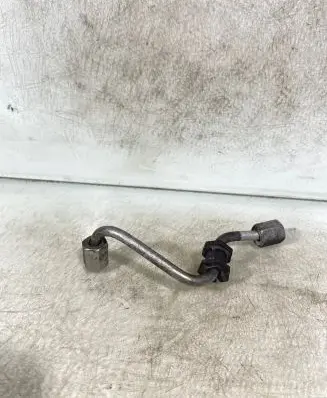 Volkswagen PASSAT B5.5 Fuel injector supply line/pipe 070629