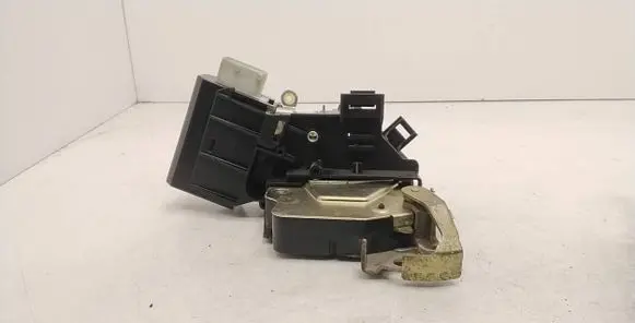 BMW 5 E39 Front door lock 8352165 40620751