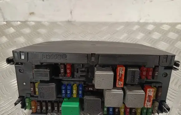 Mercedes-Benz E W212 Fuse module A2129000006 A2125451501 A2129028002