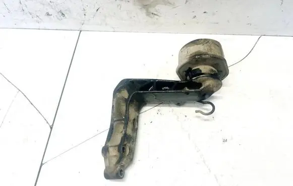 Volkswagen Transporter - Caravelle T4 Engine mounting bracket