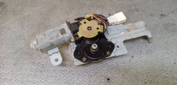 Toyota RAV 4 (XA20) Sunroof motor/actuator 8573033010 1620005731