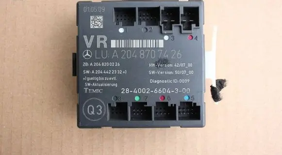 Mercedes-Benz C W204 Door central lock control unit/module 2048707426