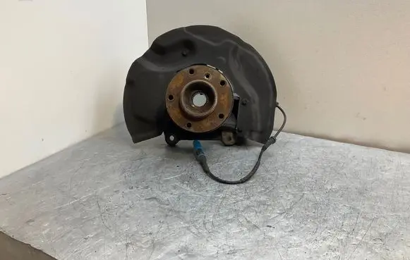 BMW 5 E60 E61 Front wheel hub spindle knuckle 6768315
