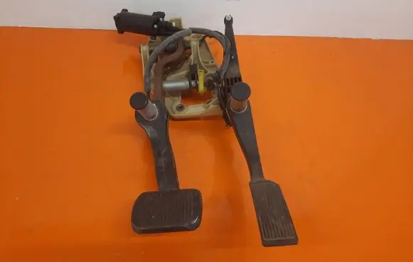 Ford Freestar Accelerator throttle pedal TFX036P-G4230