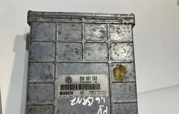 Volkswagen PASSAT B3 Engine control unit/module 8D0907558 26SA4956 0261204502