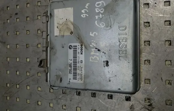 BMW 5 E39 Engine control unit/module 7785932 0281001373 69411919
