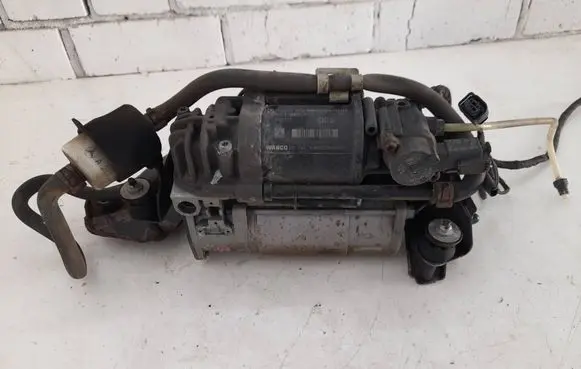Mercedes-Benz E W212 Air suspension compressor/pump A2123200404
