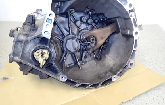 Toyota Yaris Manual 5 speed gearbox YARISISKRZYNIA10