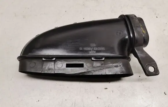 Mercedes-Benz C W205 Air intake duct part 0114395A 0613648A