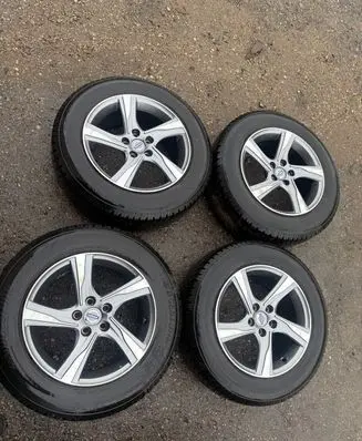 Volvo XC70 R17 alloy rim 