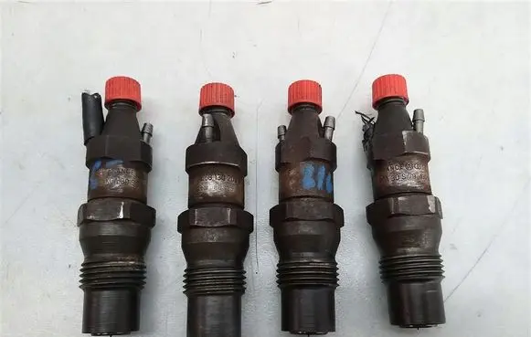 Skoda Felicia II Fuel injectors set 068130202F
