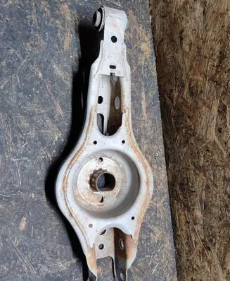 Chevrolet Malibu Rear upper control arm/wishbone 33L114 33L112