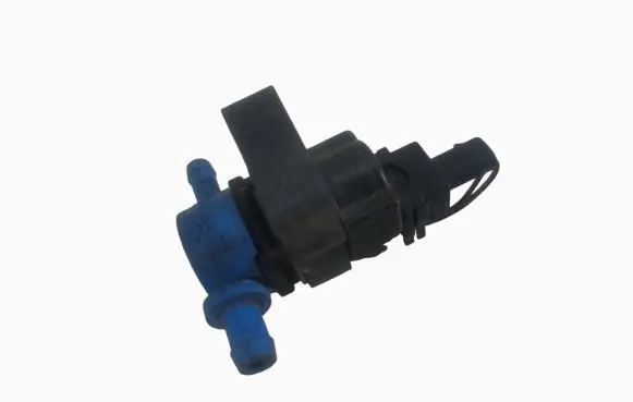 Mercedes-Benz CLK A209 C209 Fuel pressure sensor 0004703393