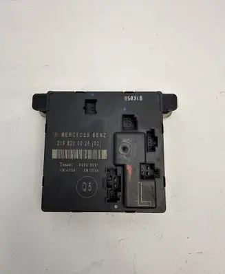 Mercedes-Benz CLS C219 Door control unit/module 2198200226