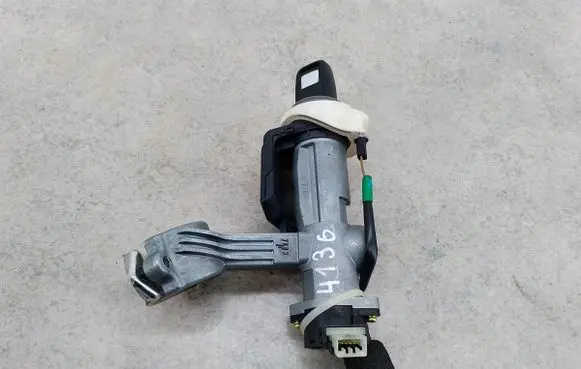 Chevrolet Captiva Ignition lock 96673458