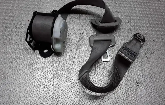 Mitsubishi Grandis Third row seat belt TKAB0N694