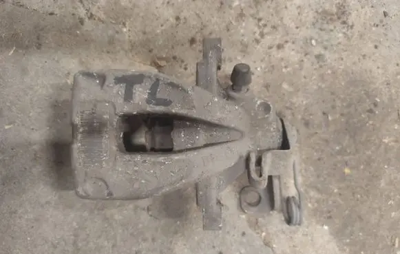 Citroen C4 I Rear brake caliper 