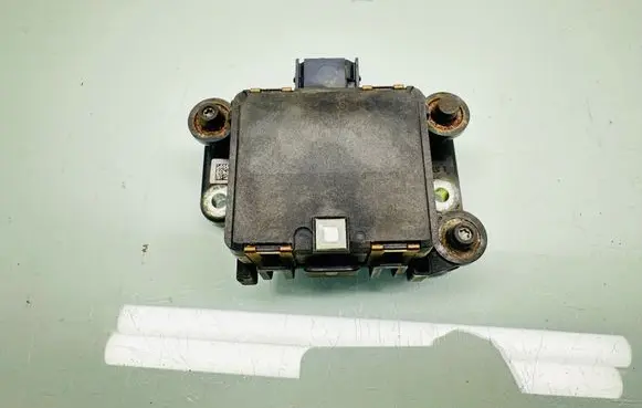 Volkswagen Touran III Distronic sensor radar 5QA907561C 3Q0907572C 0203301975