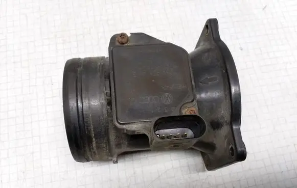 Skoda Octavia Mk1 (1U) Mass air flow meter 06A906461B