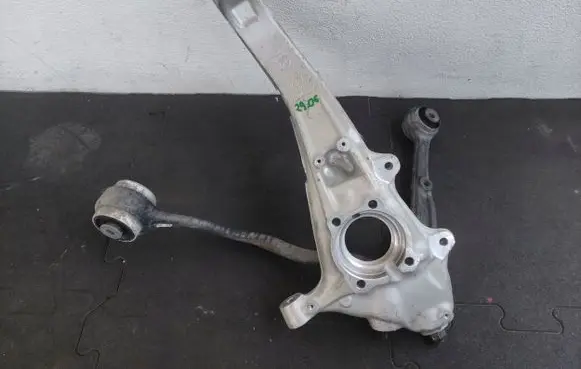 BMW X7 G07 Stub axle 
