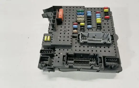 Volvo V70 Fuse module 30728512