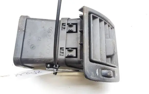Volvo V50 Dash center air vent grill y01103