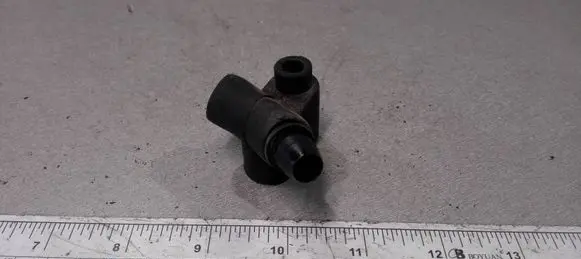 Mercedes-Benz E W210 Breather hose/pipe A1120180009