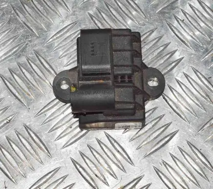 Glow plug pre-heat relay