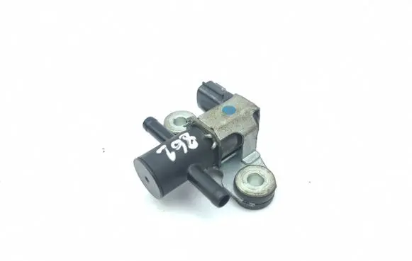 Nissan 370Z Vacuum valve K5T46697