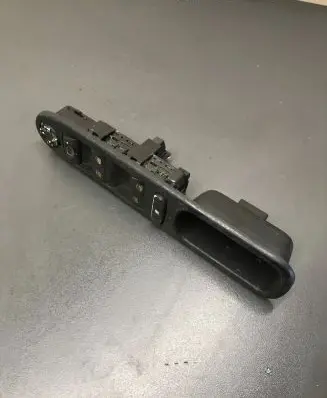 Peugeot 207 Electric window control switch E3009608