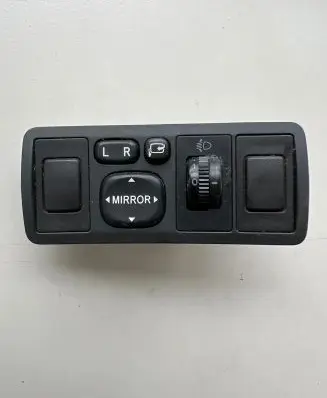 Toyota Avensis T250 Wing mirror switch 183575