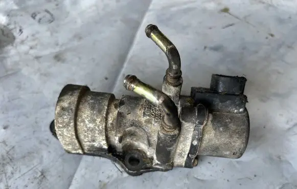 Toyota RAV 4 (XA20) EGR valve 2562027080 1350008090