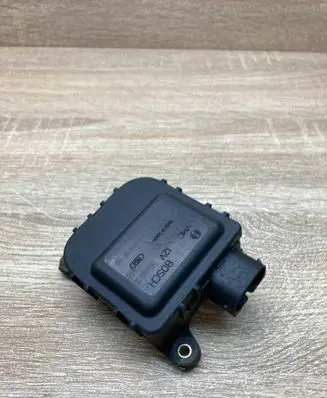 Volkswagen PASSAT B5 Air flap motor/actuator 8D1820511B 0132801149