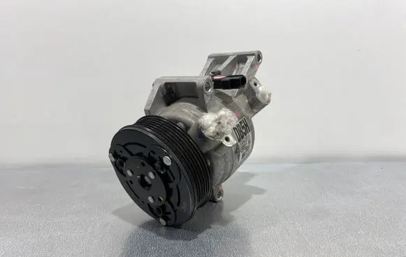 Mazda CX-3 Air conditioning (A/C) compressor (pump) DB5H61450