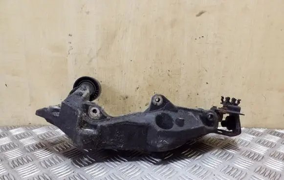 Nissan X-Trail T31 Generator/alternator bracket 8200527320