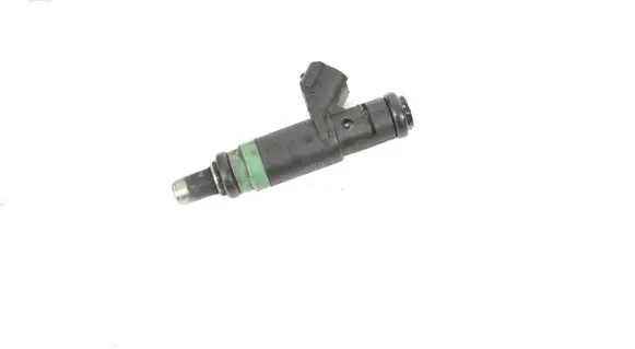 Audi A6 S6 C5 4B Fuel injector 06C133551