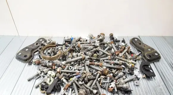 Volkswagen Caddy Nuts/bolts 