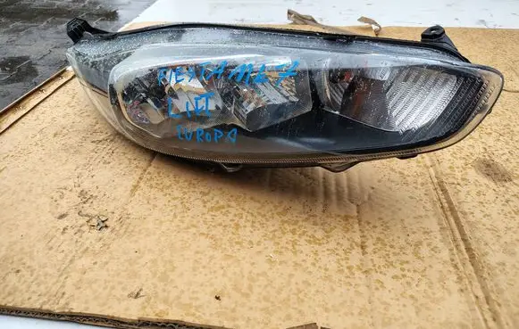 Ford Fiesta Headlight/headlamp