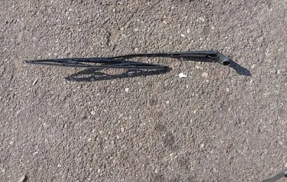 Suzuki Jimny Front wiper blade arm