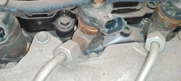 Honda Civic IX Fuel injector 0445110532